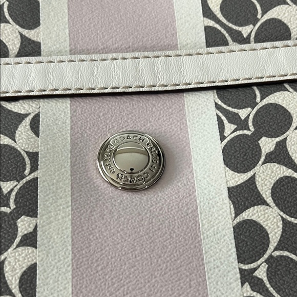 Coach Gray and White Shoulder Bag - Picture 7 of 10